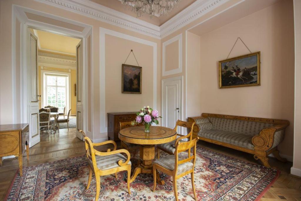 Hotel Butikowy Palac Jablonna Eksteriør bilde