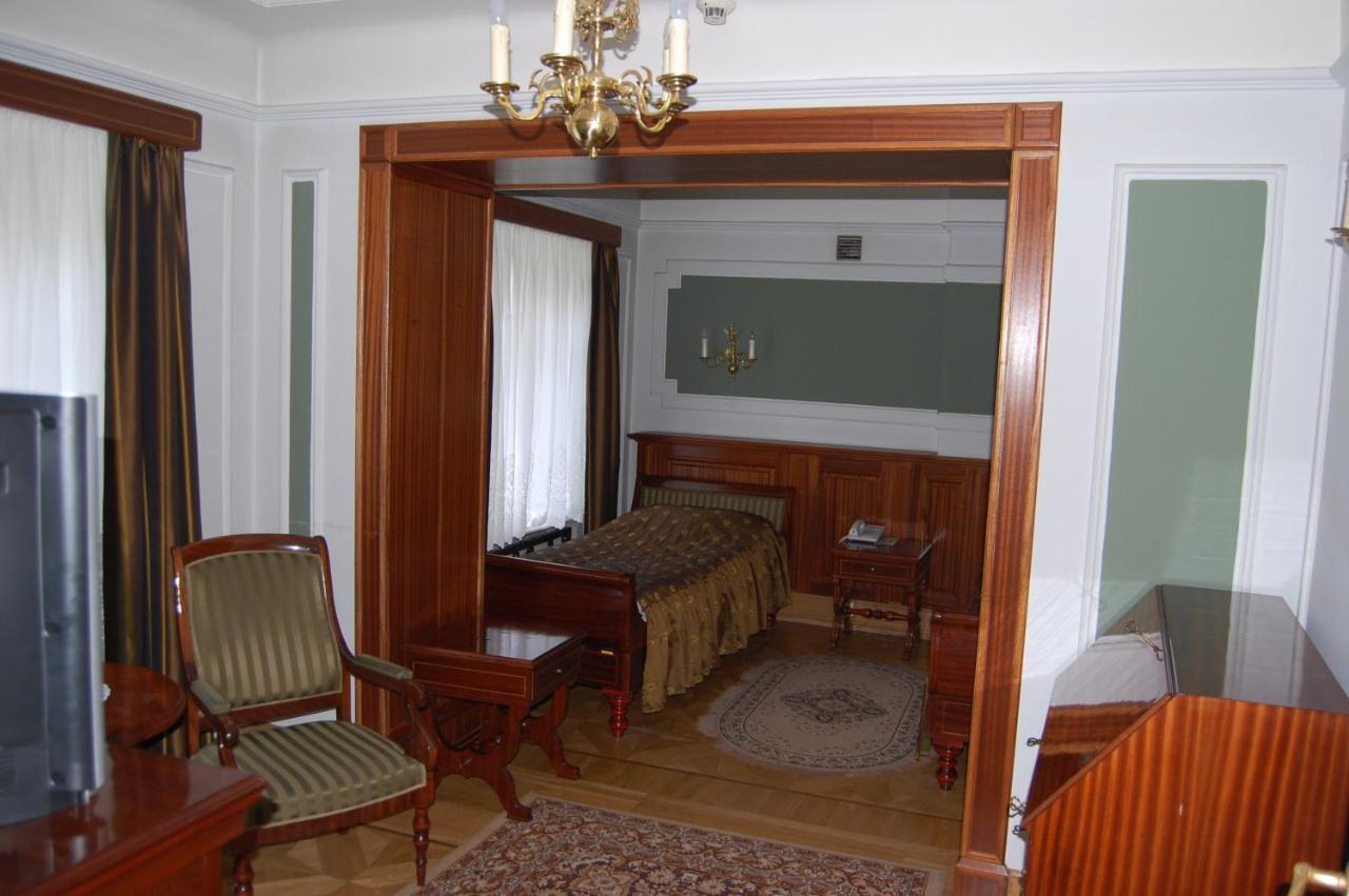 Hotel Butikowy Palac Jablonna Eksteriør bilde